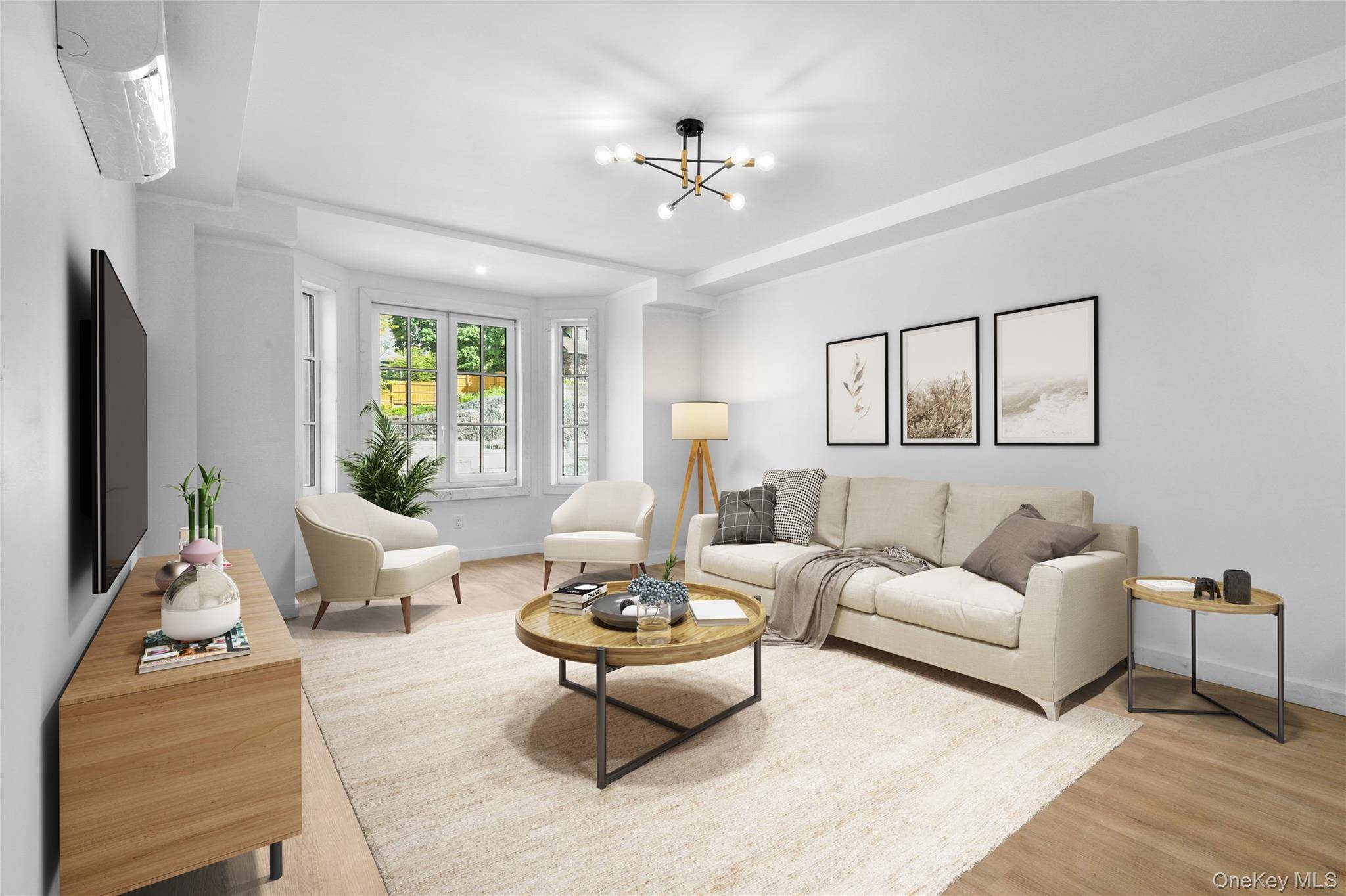 Finally a one bedroom has become available in this building, the second unit off the elevator.