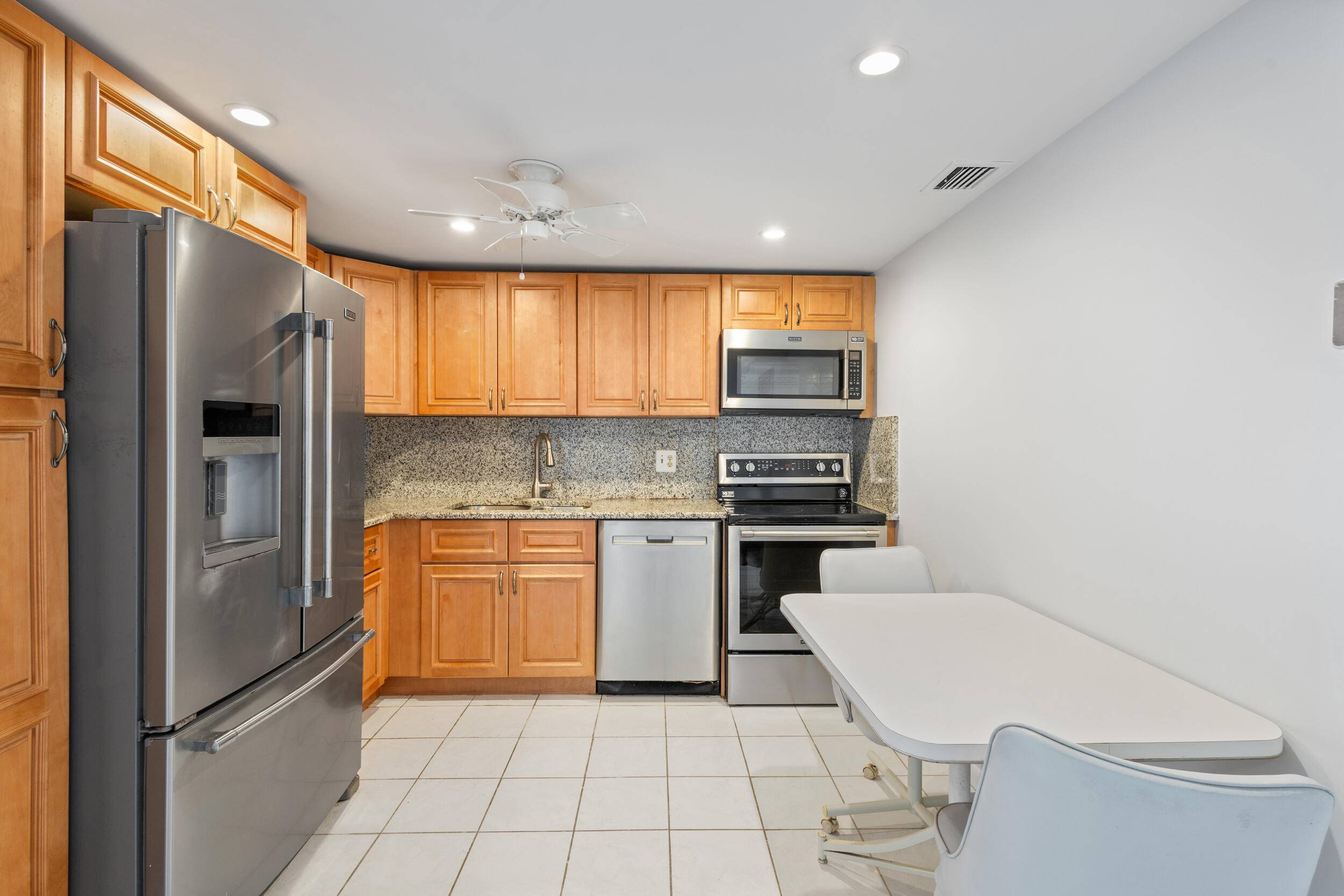 WOW ! ENJOY AMAZING SUNSETS FROM THIS EXTRA LARGE PENTHOUSE IN THE LUXURY WELLINGTON ASSOCIATION.