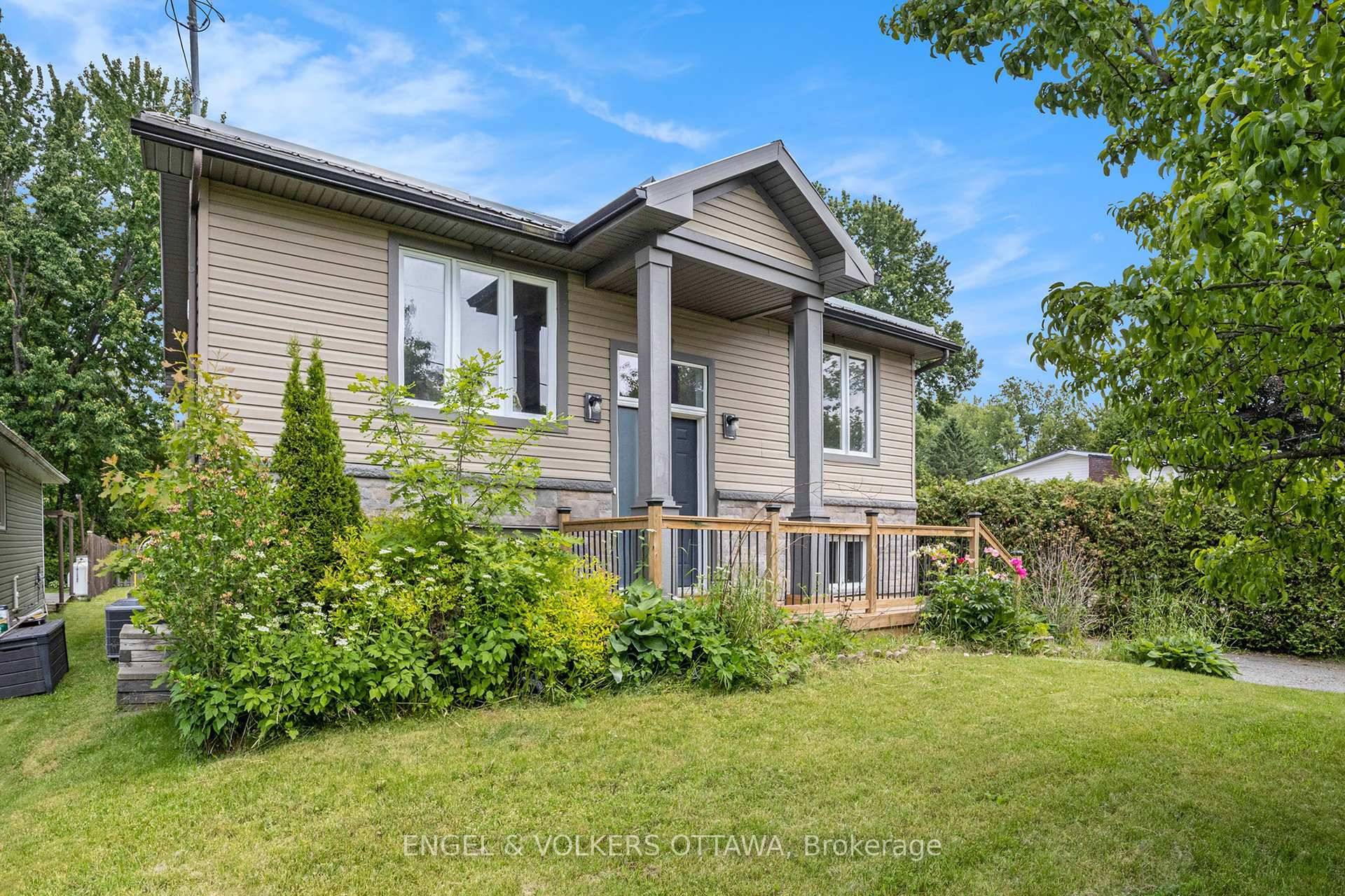 This stunning, fully updated home offers breathtaking views and access to the Ottawa River and is nestled in the prestigious Cumberland Estates.