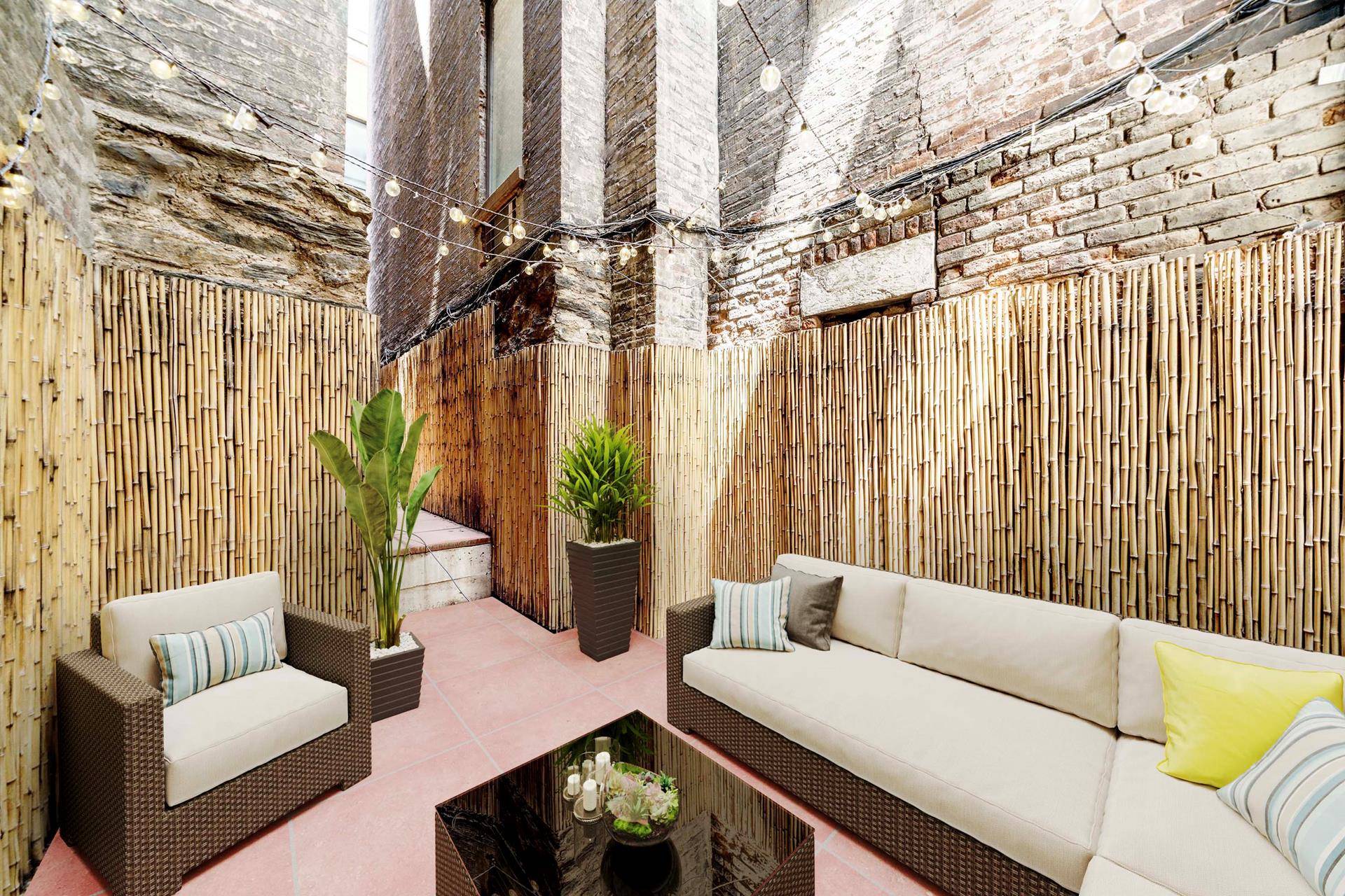 AVAILABLE JULY 1 RENOVATED CHELSEA APARTMENT WITH PRIVATE OUTDOOR SPACE Open House by Appointment Only Private Outdoor Space Laundry in Building Pet Friendly Welcome home to this beautifully renovated Chelsea ...