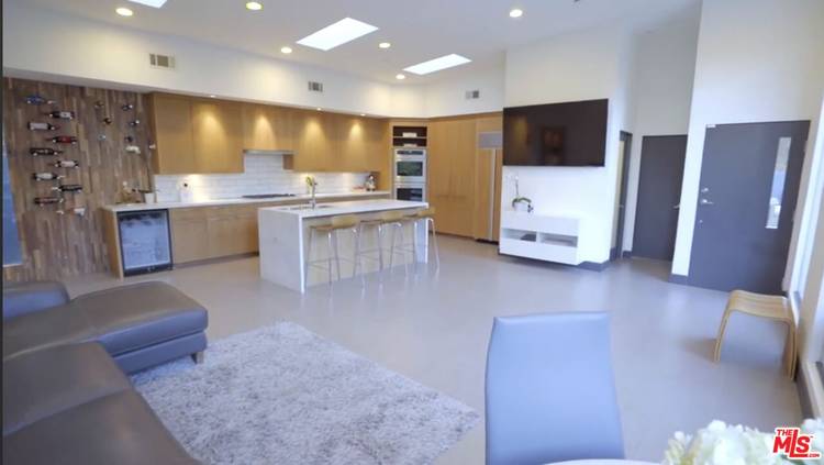 2929   Passmore Dr 3BR Hollywood Hills East La