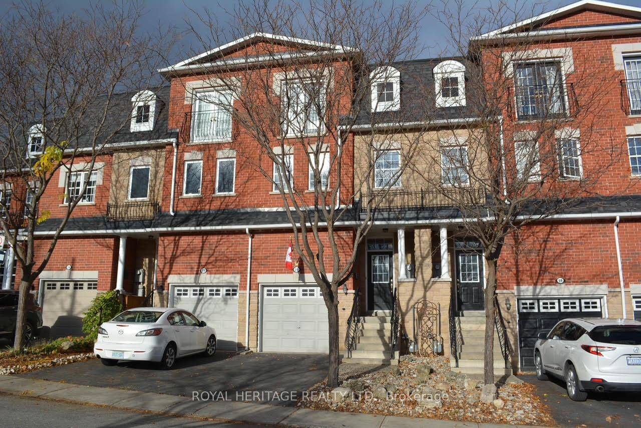 Property vacant possession immediate shows 10 Premium Location !