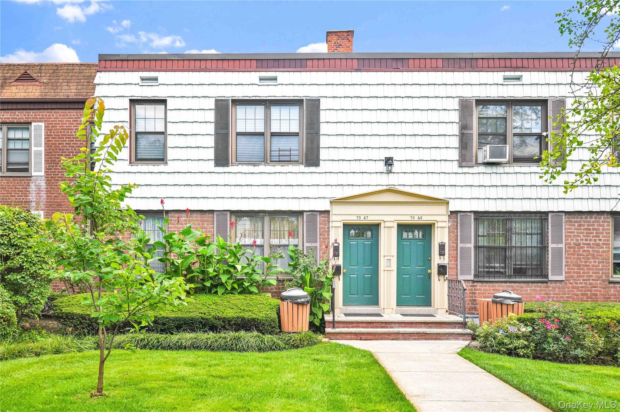Welcome to 70 47 Park Drive East A, a charming 1 bedroom, 1 bathroom condo located in the heart of Flushing, Queens 11367.