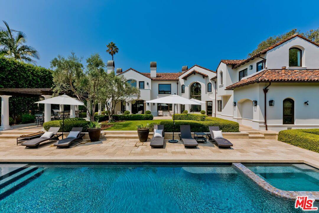 2134 La Mesa Dr 6BR Santa Monica La