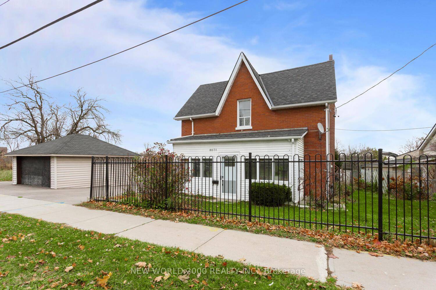 Welcome to 8071 Kipling Ave !