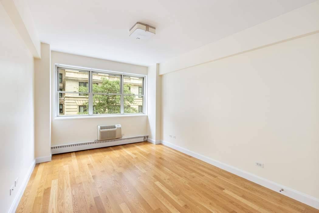 Situated between Madison and Fifth Avenues, this spacious one bedroom apartment overlooks the tree lined street of East 68th Street and considers Central Park its garden.