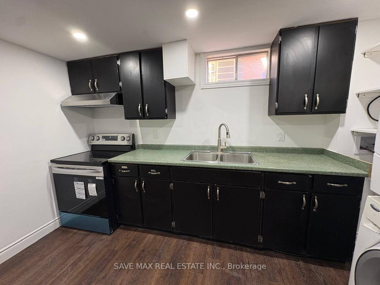 Beautiful 3 Bedroom Apartment, Mid amp ; Lower Level for Rent.
