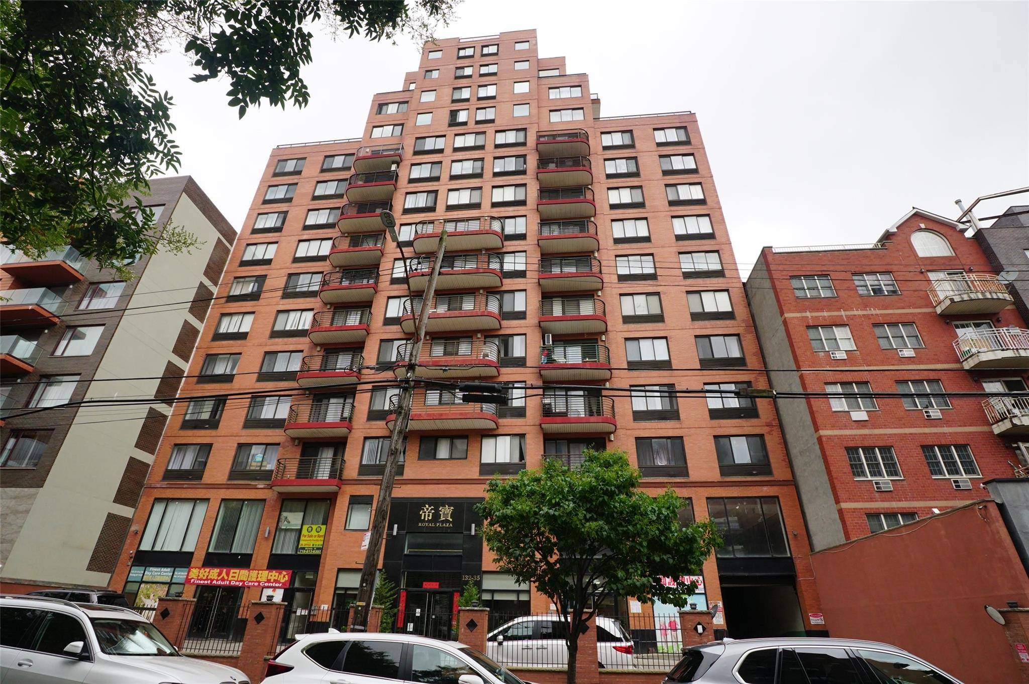 A high rise condominium located in the heart of downtown Flushing, featuring 24 hour doorman service.