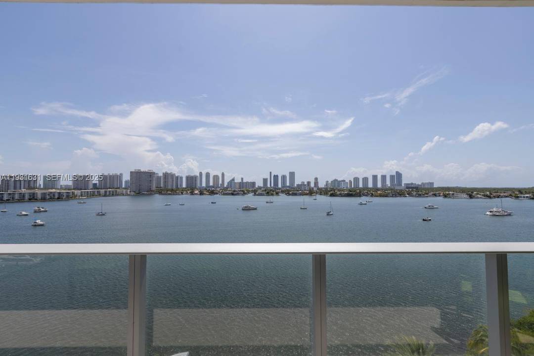 Motivated Seller Gorgeous 3 Bedroom at Marina Palms Residences Best Line !