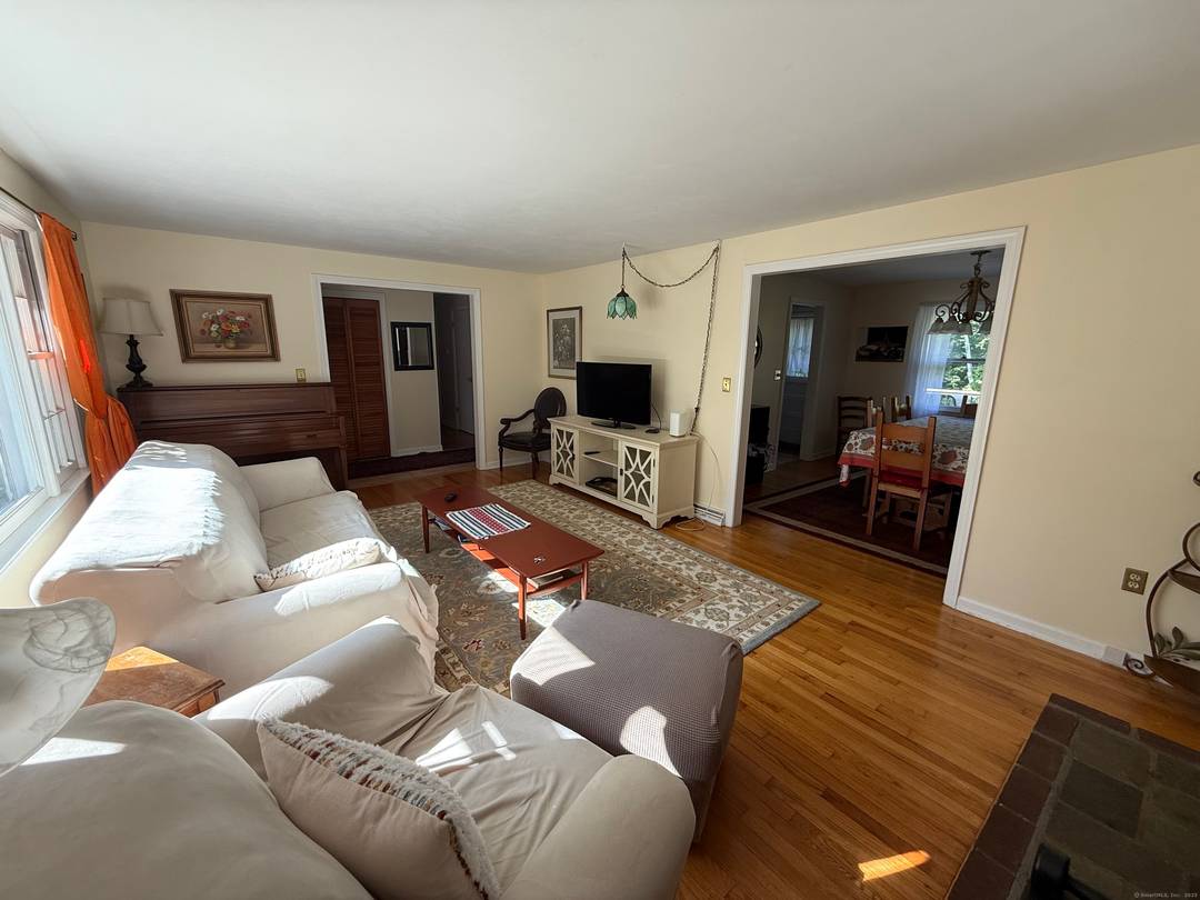 HOUSE COMES FULLY FURNISHED, RENT BY OWNER, AVAILABLE AUGUST 30, 2025, ACADEMIC RENTAL HOME HAS A NICE COZY FEEL TO IT, WITH FIREPLACE IN THE FAMILY ROOM, FULLY EQUIPPED KITCHEN, ...