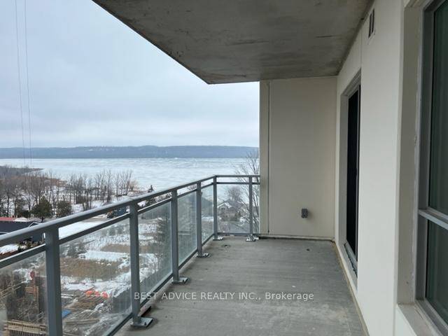Take In The Beautiful Views Of Little Lake amp ; All That Barrie Has To Offer In This 2 Bed 2 Full Bath 830 Sft Unit !