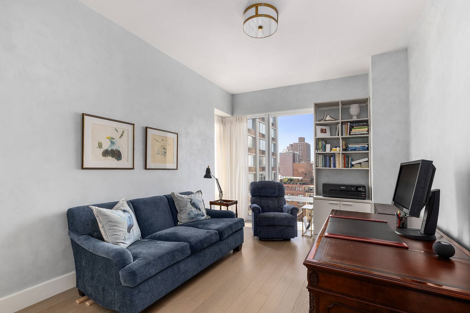 Expansive Hi Floor Aerie This sun flooded, high floor, corner residence offers triple exposures with sweeping city views through floor to ceiling windows.