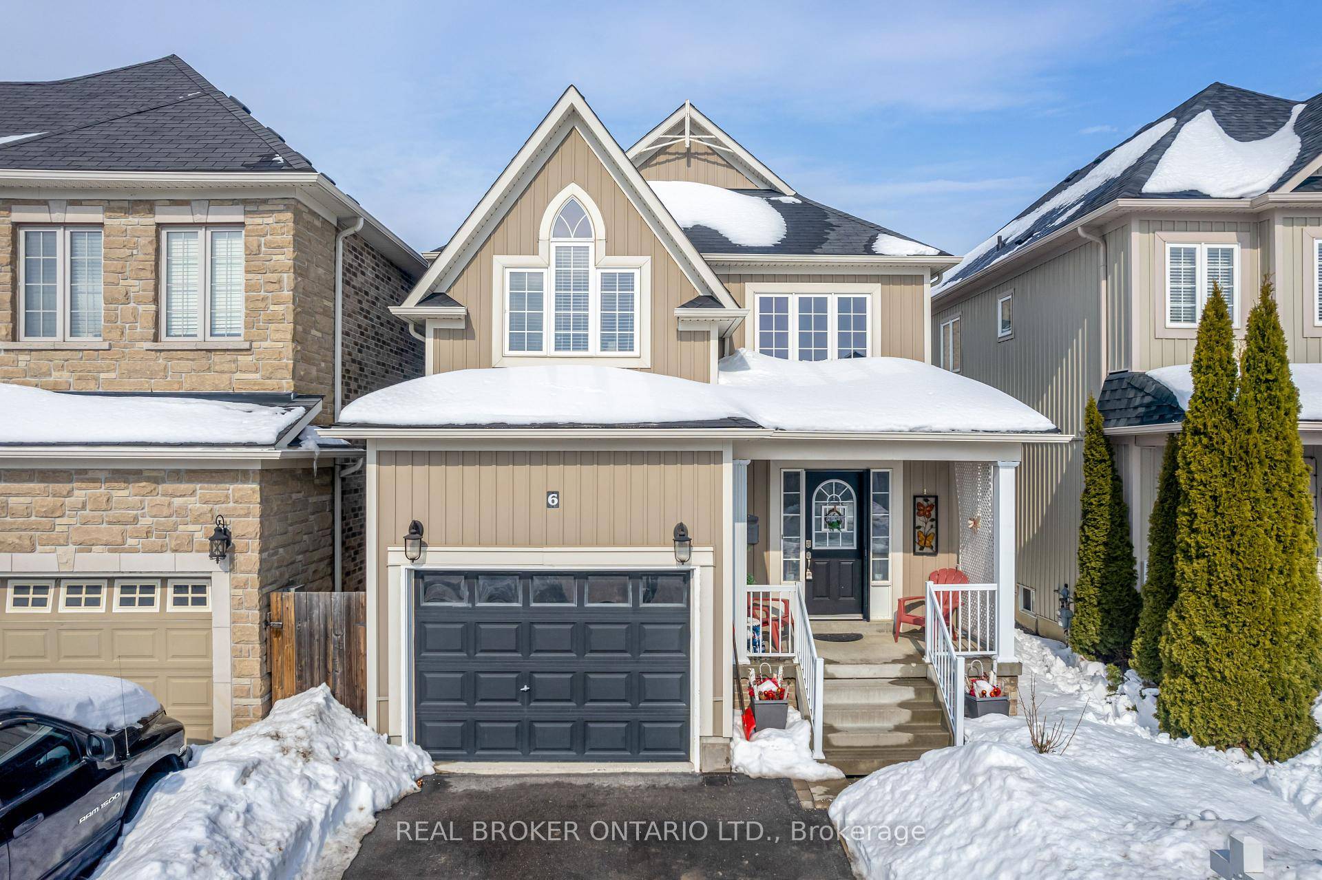 Welcome to this well maintained, three bedroom, two storey home situated in a highly convenient Courtice location.