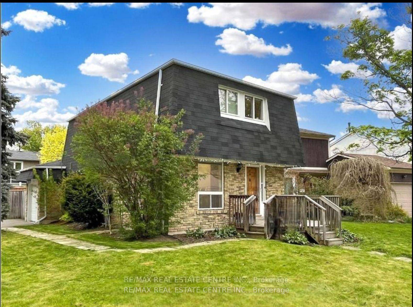 Well Maintained Home In Highly Desirable Community amp ; Gorgeous Corner Lot In The Heart of Whitby.