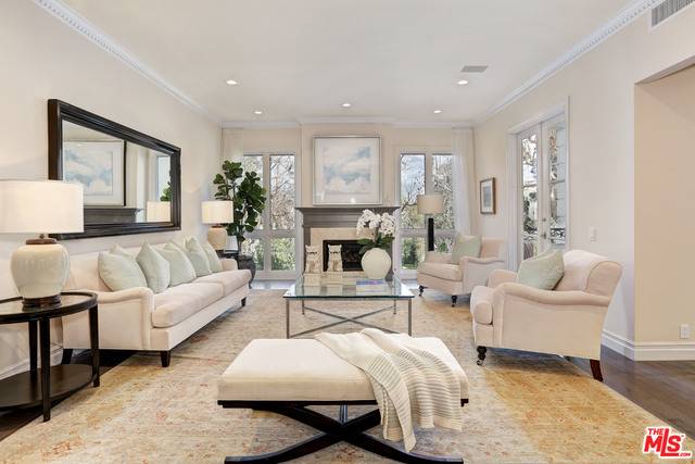 10112  EMPYREAN WAY 2BR Beverlywood La