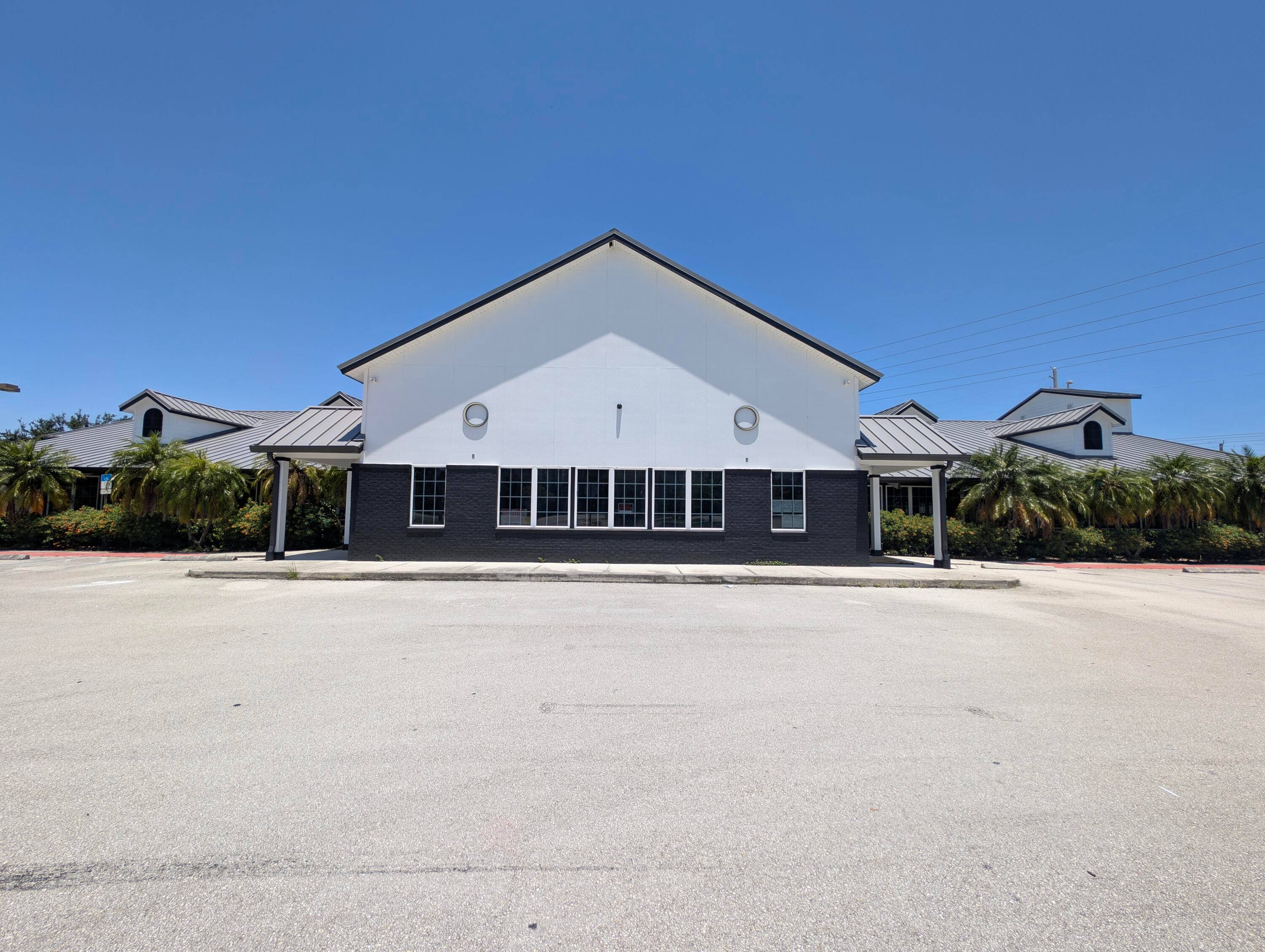 Freestanding 11, 000 SF Bldg.