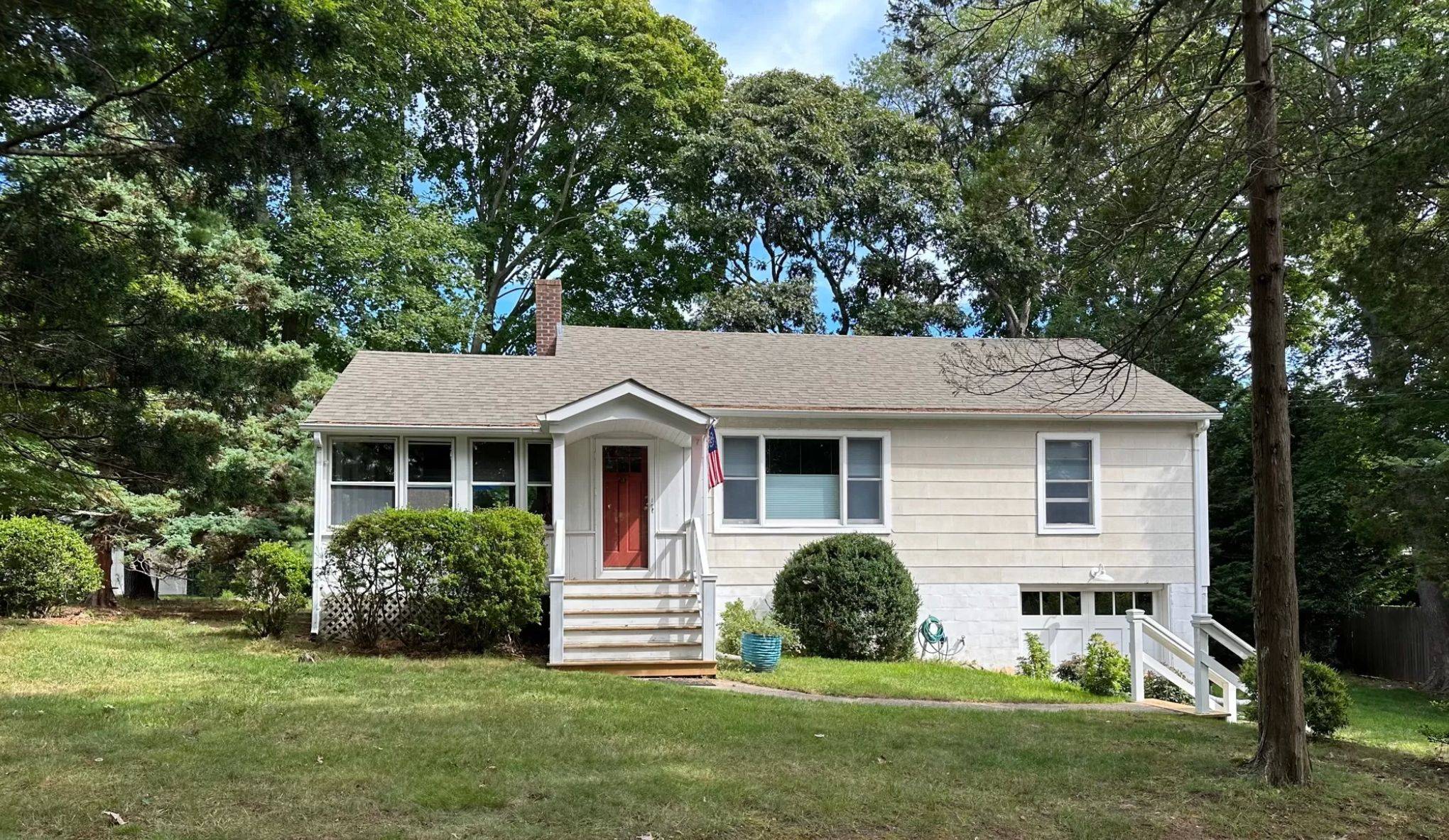 Sag Harbor Adorable Two Bed Cottage