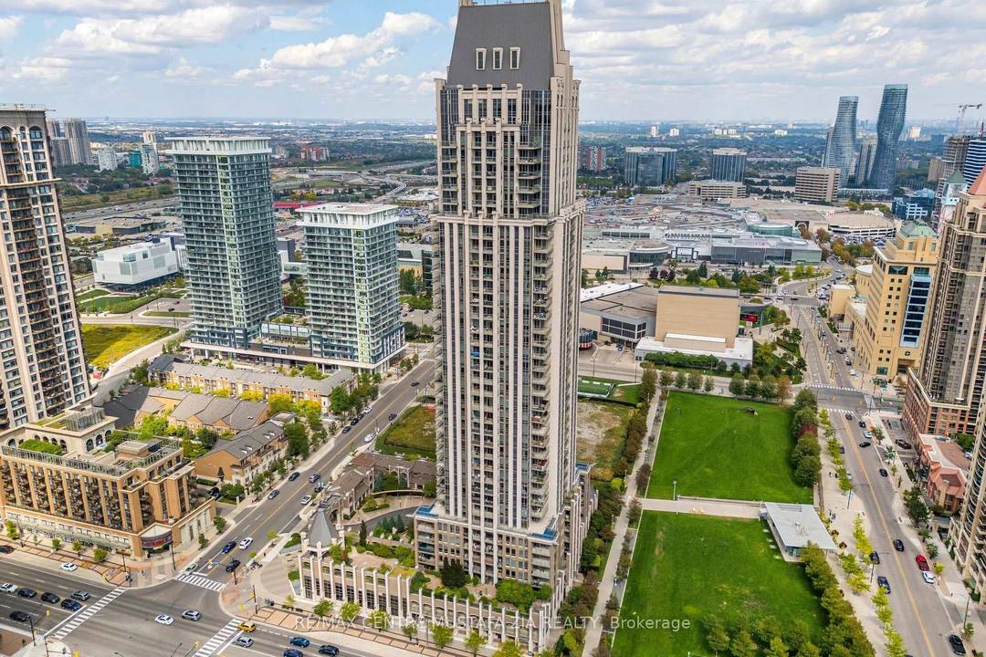 Stunning amp ; Spacious Newly Renovated 641 sqft, 9ft Ceiling One bedroom Condo in the heart of Mississauga in Luxurious One Park Tower by Daniels.