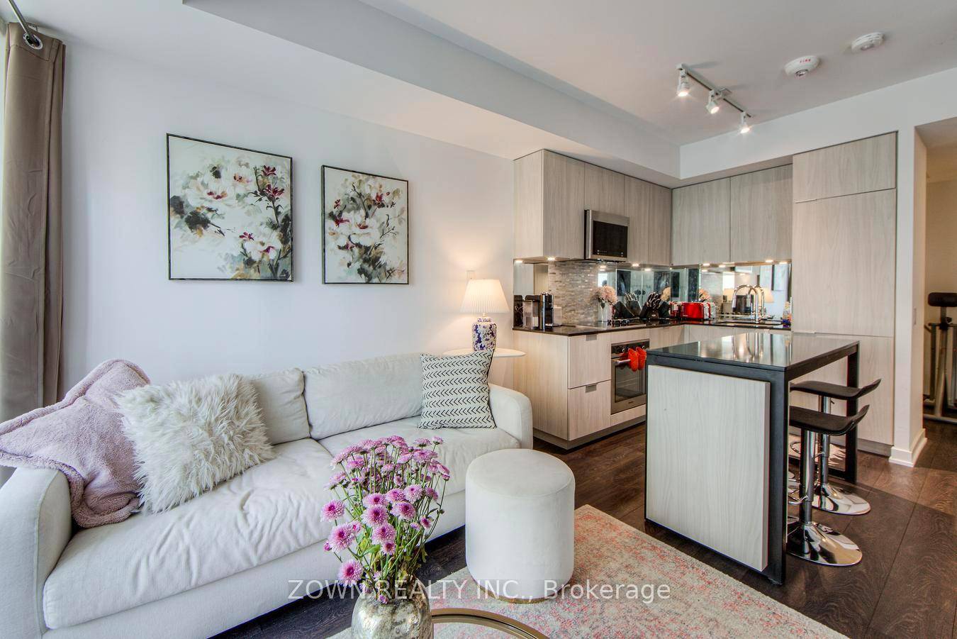 Prestigious Avenue Rd address in Forest Hill !