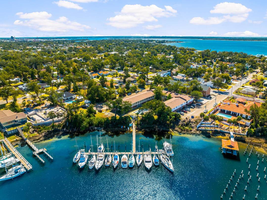 Discover an exceptional investment opportunity with this fully renovated, multifamily apartment community situated on a prime waterfront location.