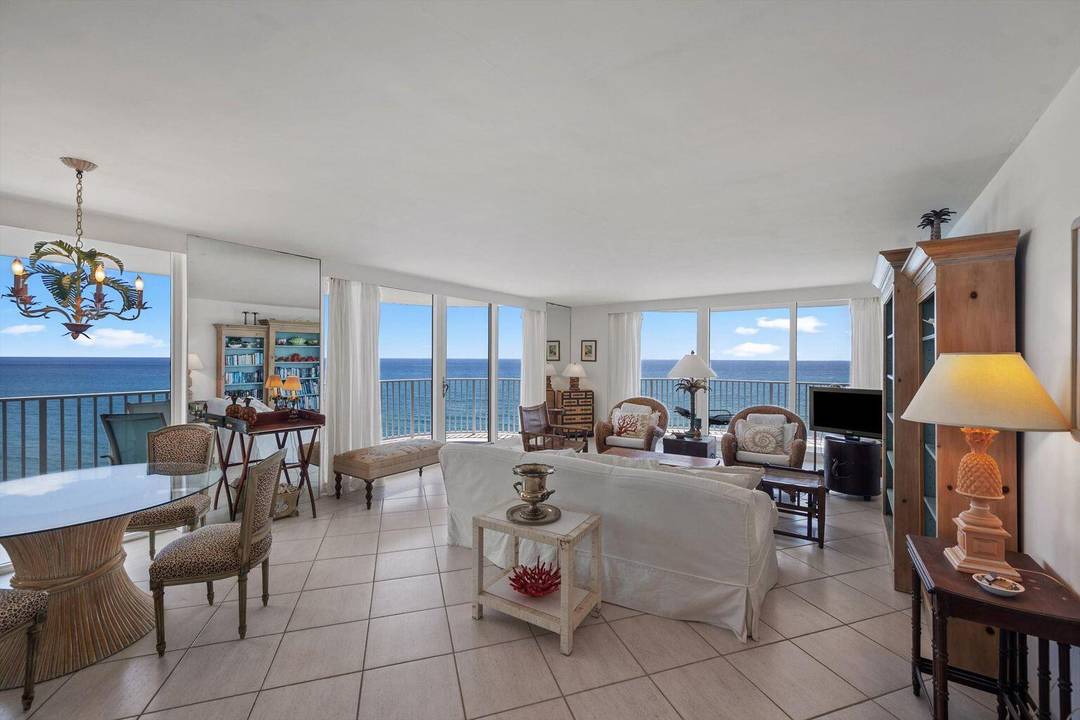 Direct Oceanfront 3 Bedroom 2.