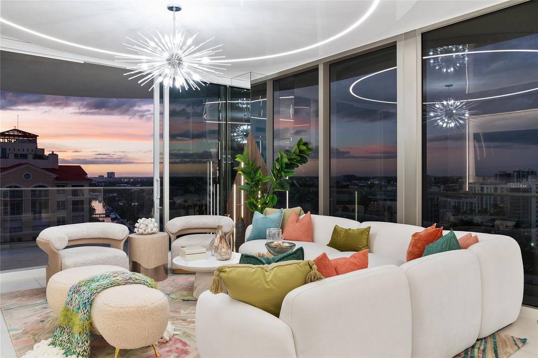 SELLER PAID CLOSING COSTS amp ; Fully Furnished Turnkey !