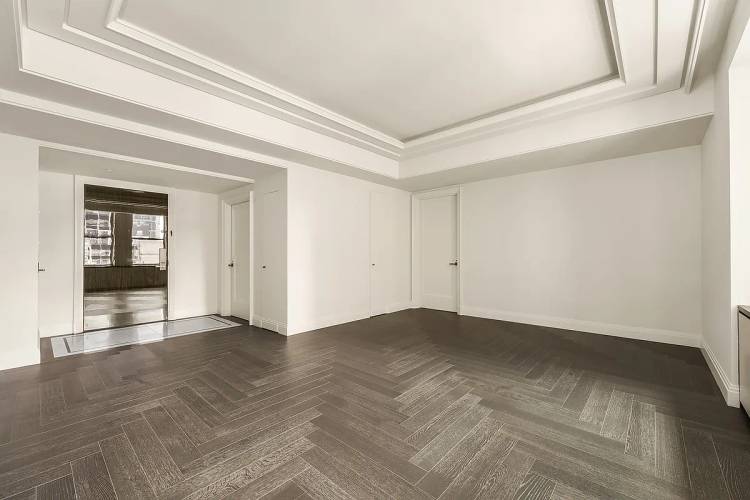 The Waldorf Astoria Residences in New York offer a rare opportunity to live in one of the city s most iconic landmarks, blending historic Art Deco grandeur with modern luxury.