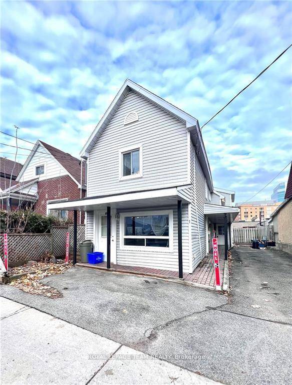 This home offers 3 bedrooms and 1 bathroom.