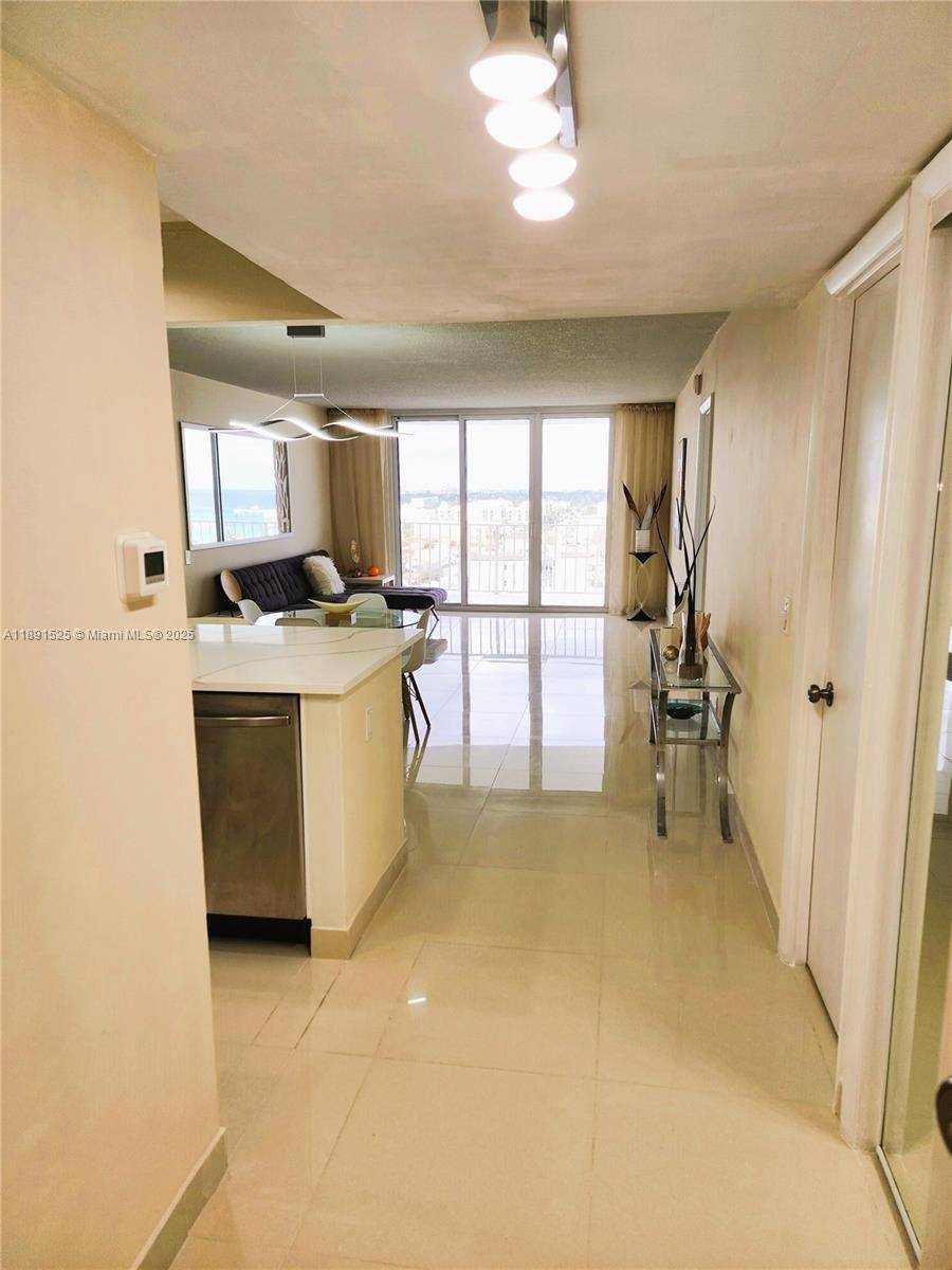 Beautifully Remodeled Oceanfront Condo with Tiki Paradise Vibes Experience oceanfront living in Deerfield Beach your ideal coastal retreat.