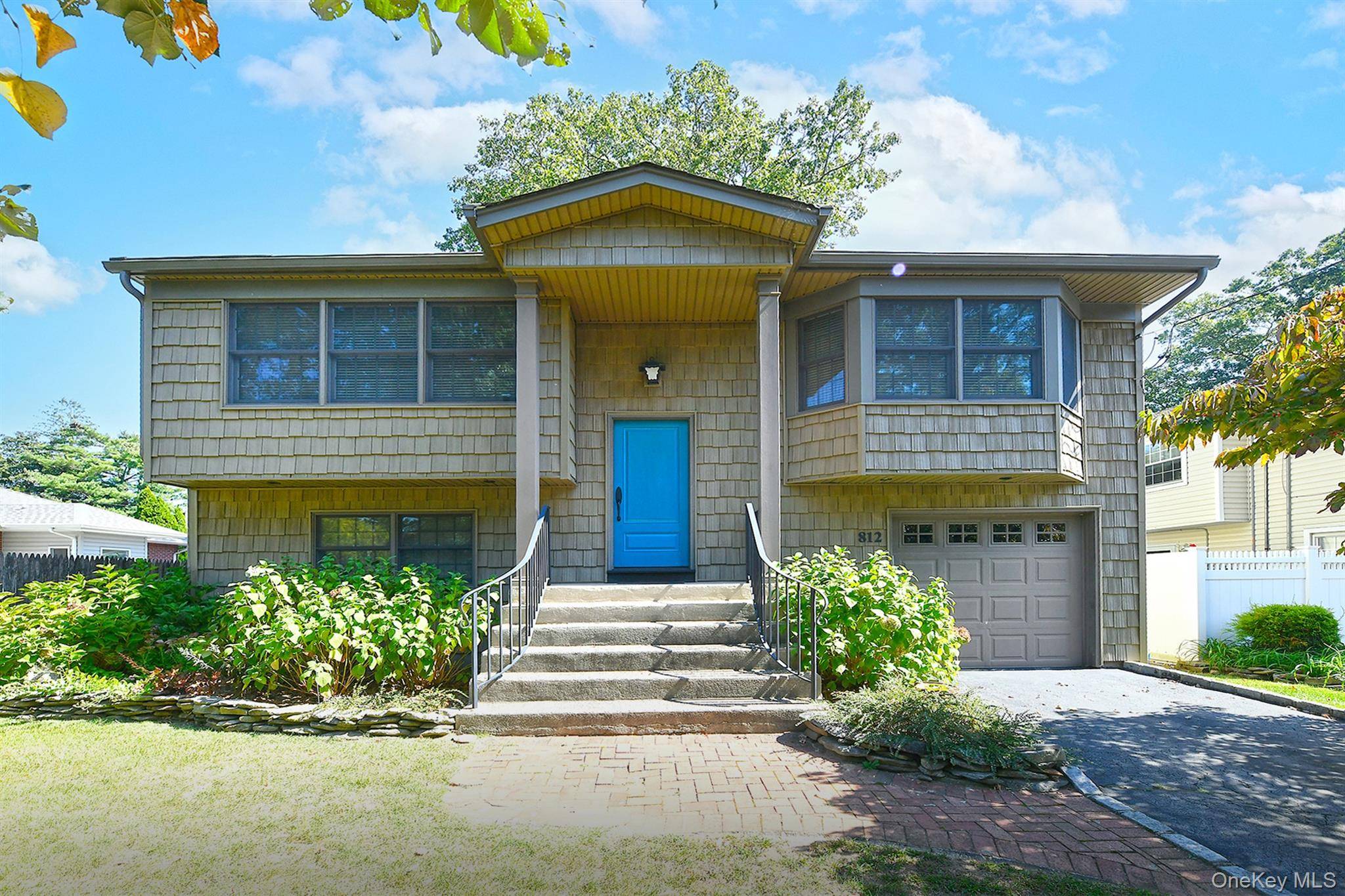 Weclome home to this lovely high ranch in the heart of East Northport.