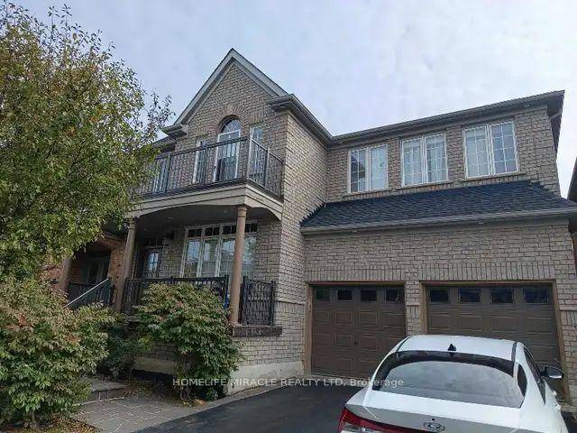 Detach 4 bedroom family home in the Prestidious Churchill Meadows community.