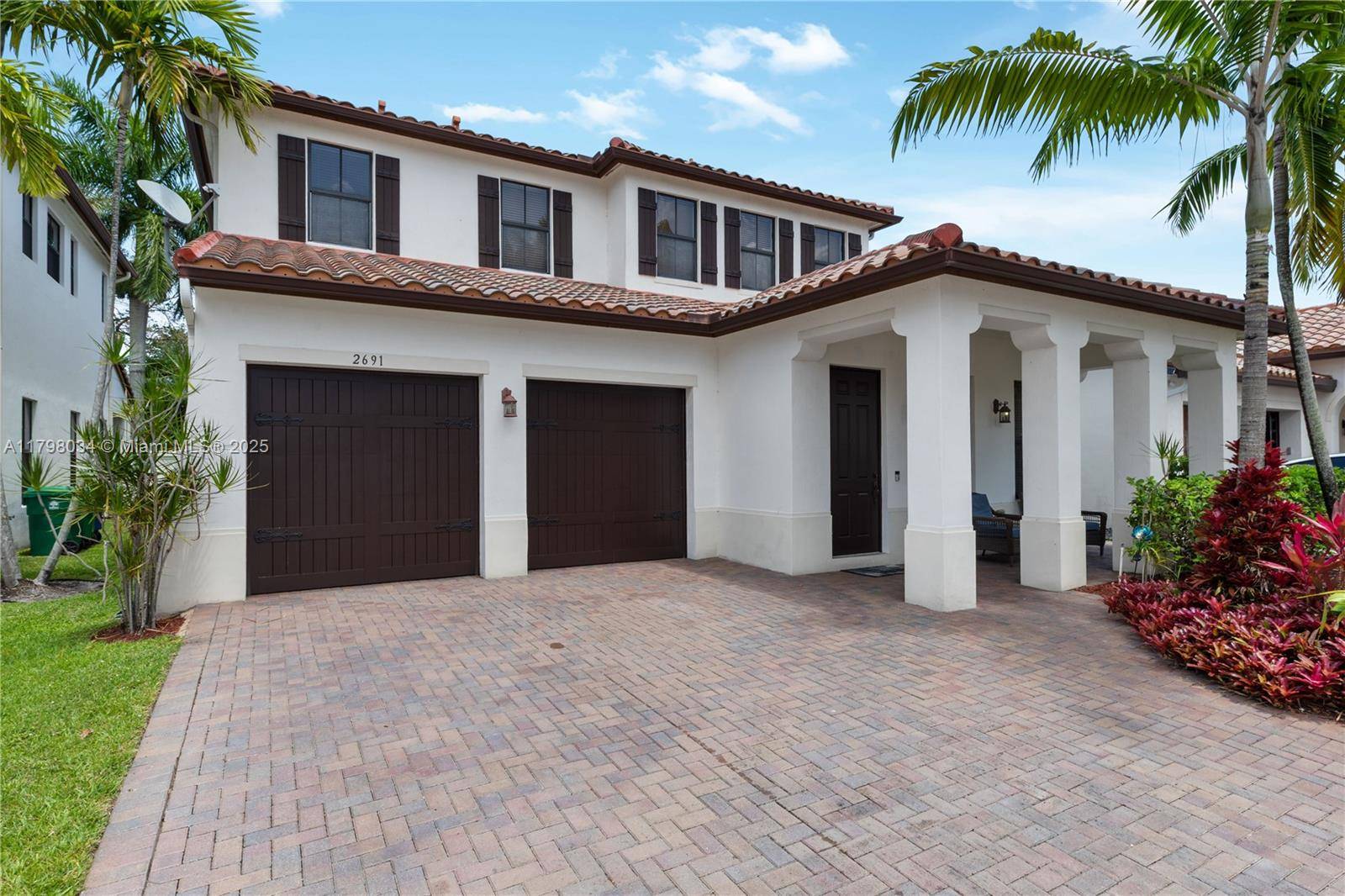 RARE OPPORTUNITY IN COOPER CITY'S MOST SOUGHT AFTER GATED COMMUNITY !