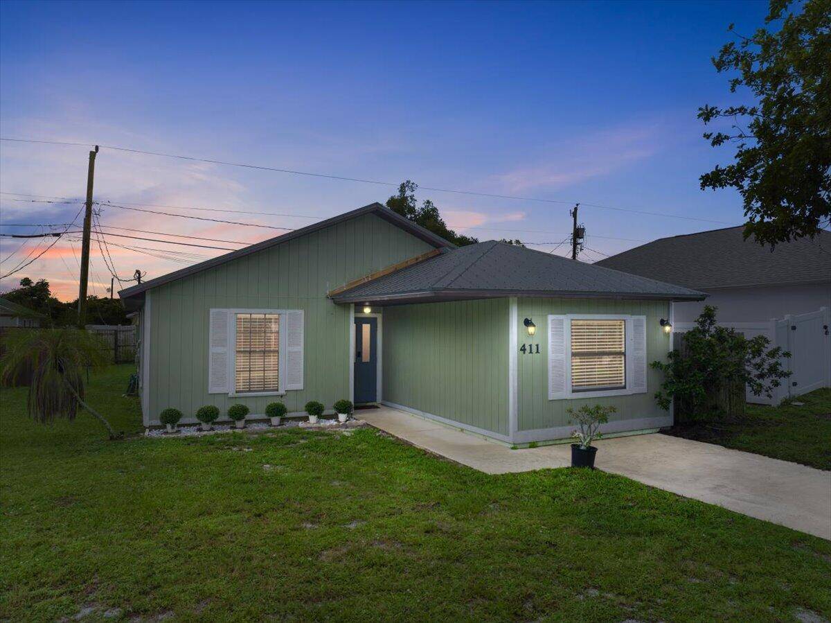 Cozy 3 Bed, 1 Bath Home with No HOA !