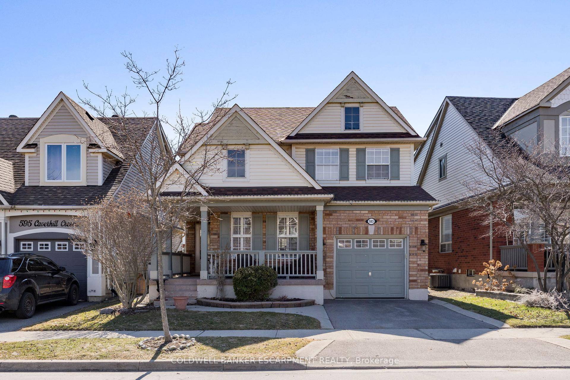 Welcome to 593 Caverhill Crescent in the Desirable Clarke Community of Milton !