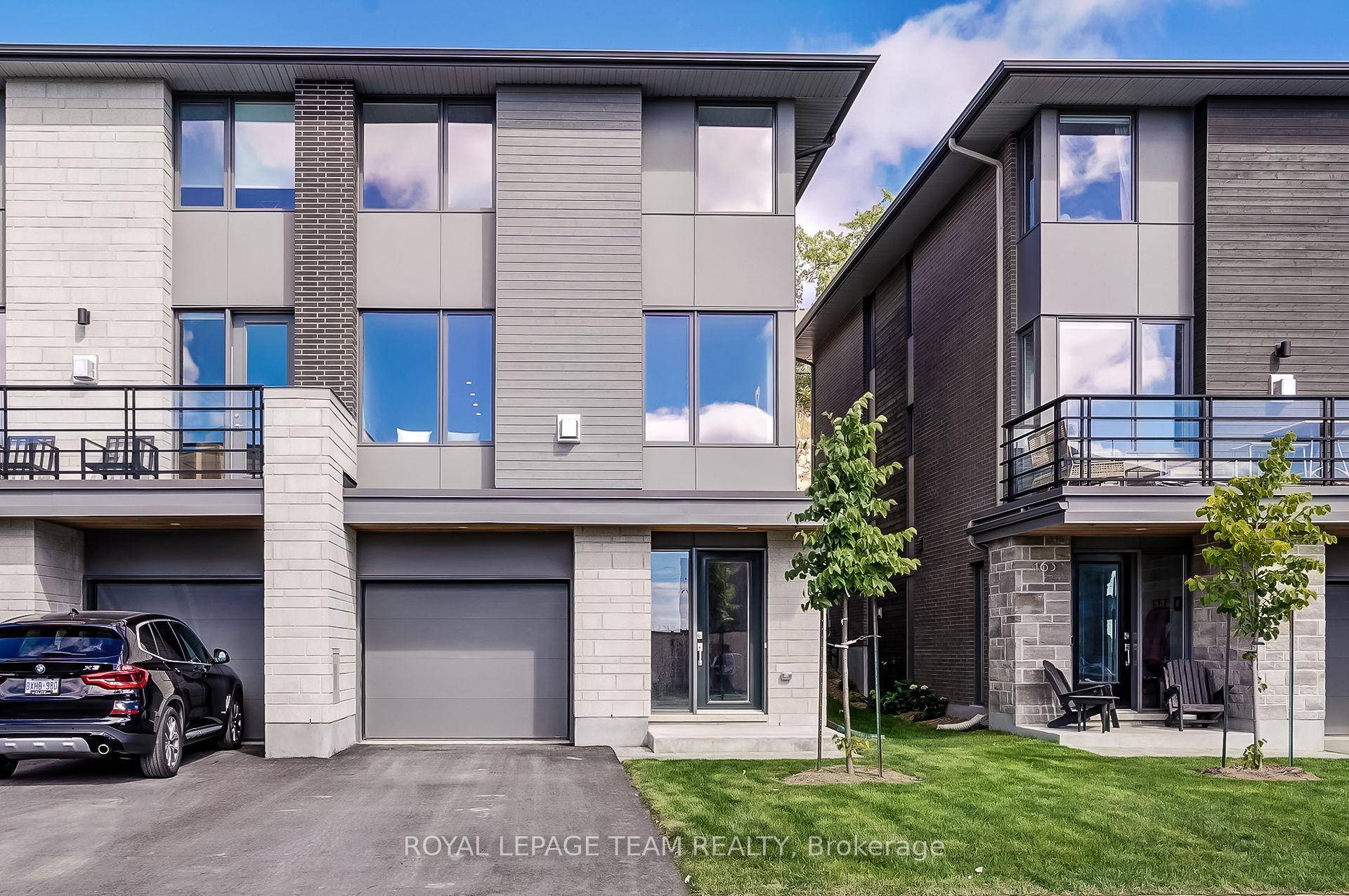 Modern living space with 2156 sq.
