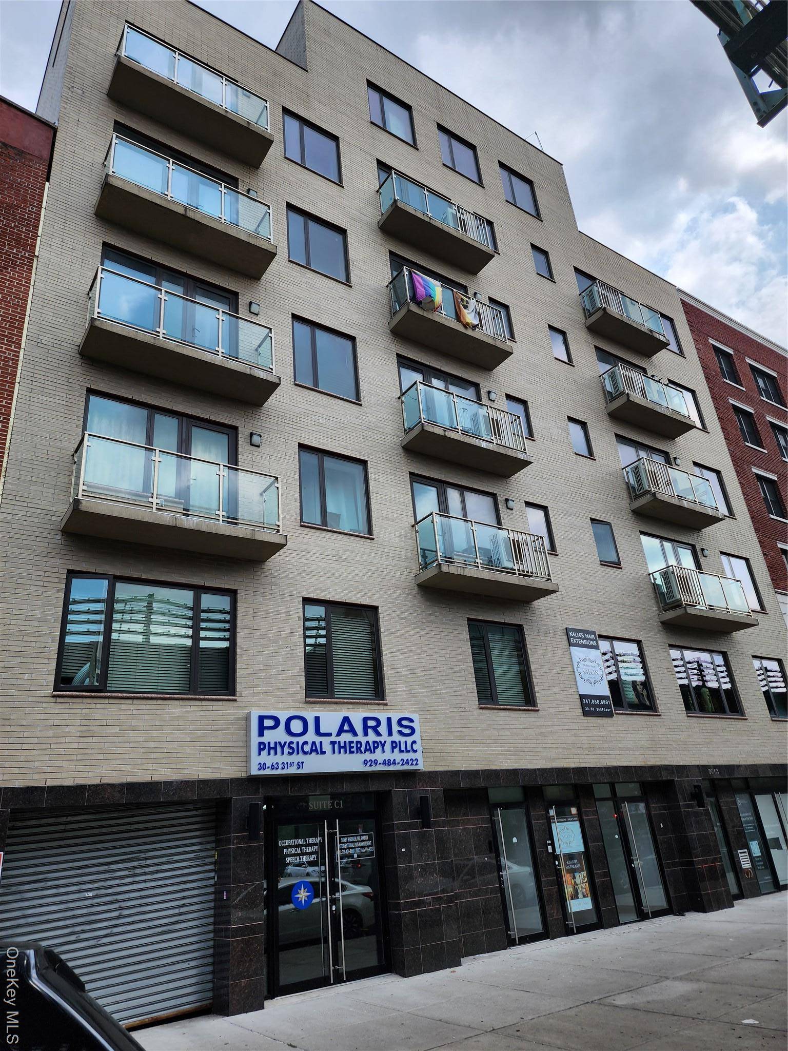 Beautiful Modern One Bedroom Condominium locted in the Heart of Astoria.
