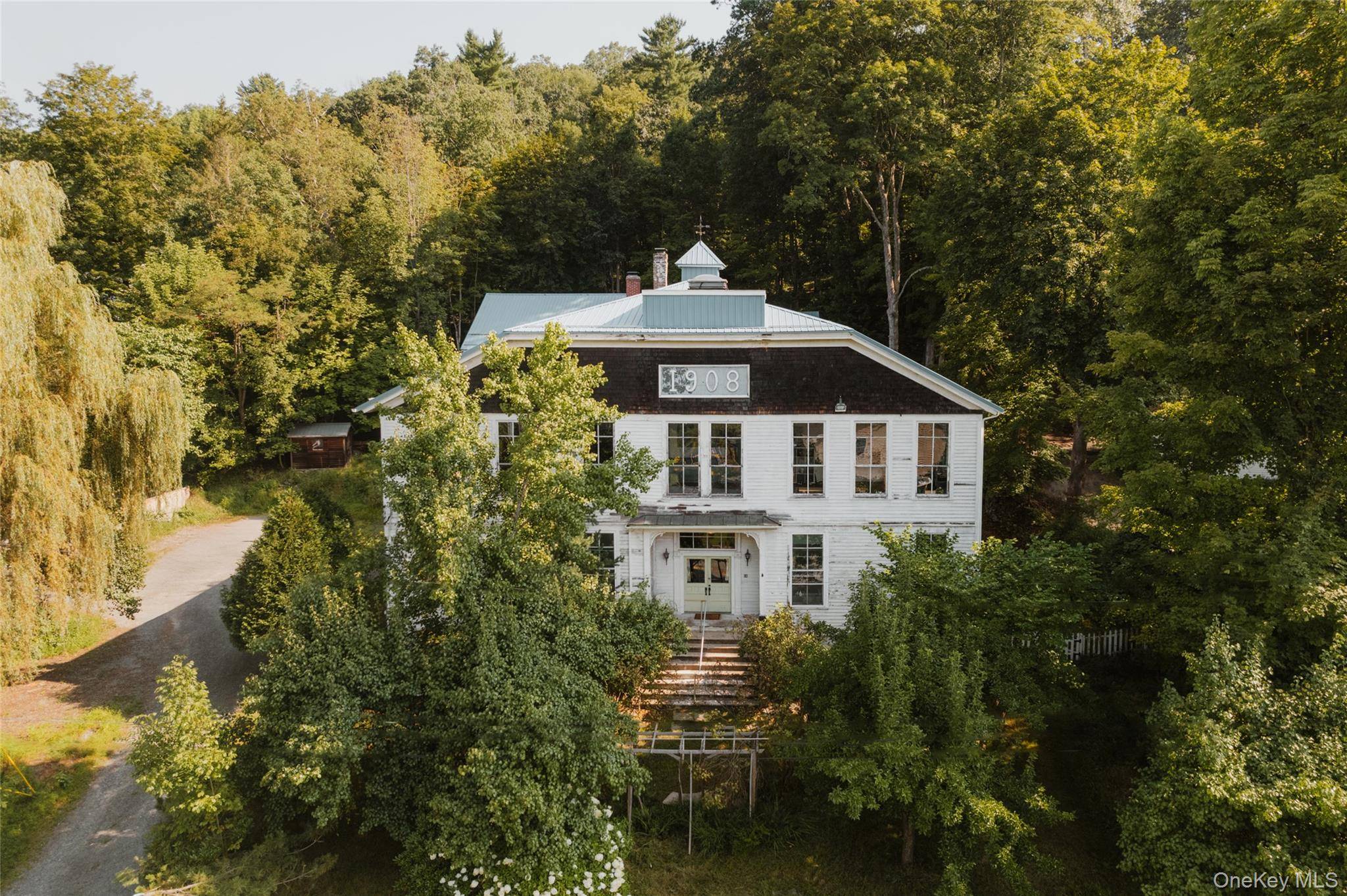 Perched above the heart of Callicoon, this 1908 landmark stands as one of Sullivan County s most captivating historic structures a former schoolhouse whose legacy spans education, craftsmanship, and art.