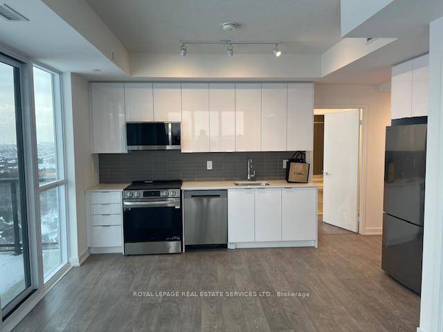 Brand new never lived in luxury state of the art Stella at Southside, this 21 storey building at the prime location of Steeles Avenue West and Hurontario, Stella is a ...
