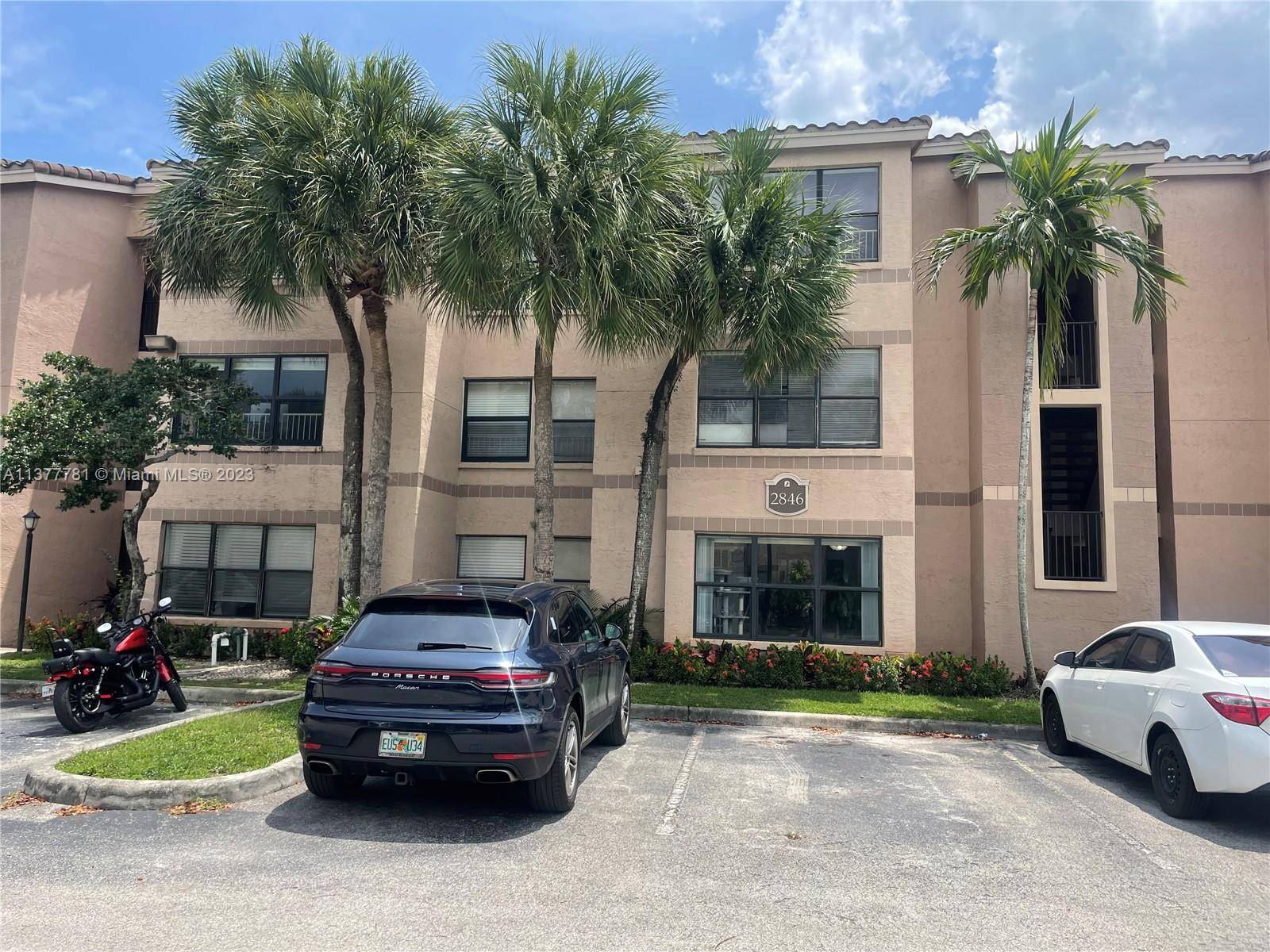 Great investor opportunity in the heart of Davie, just across from Nova University and dental school.