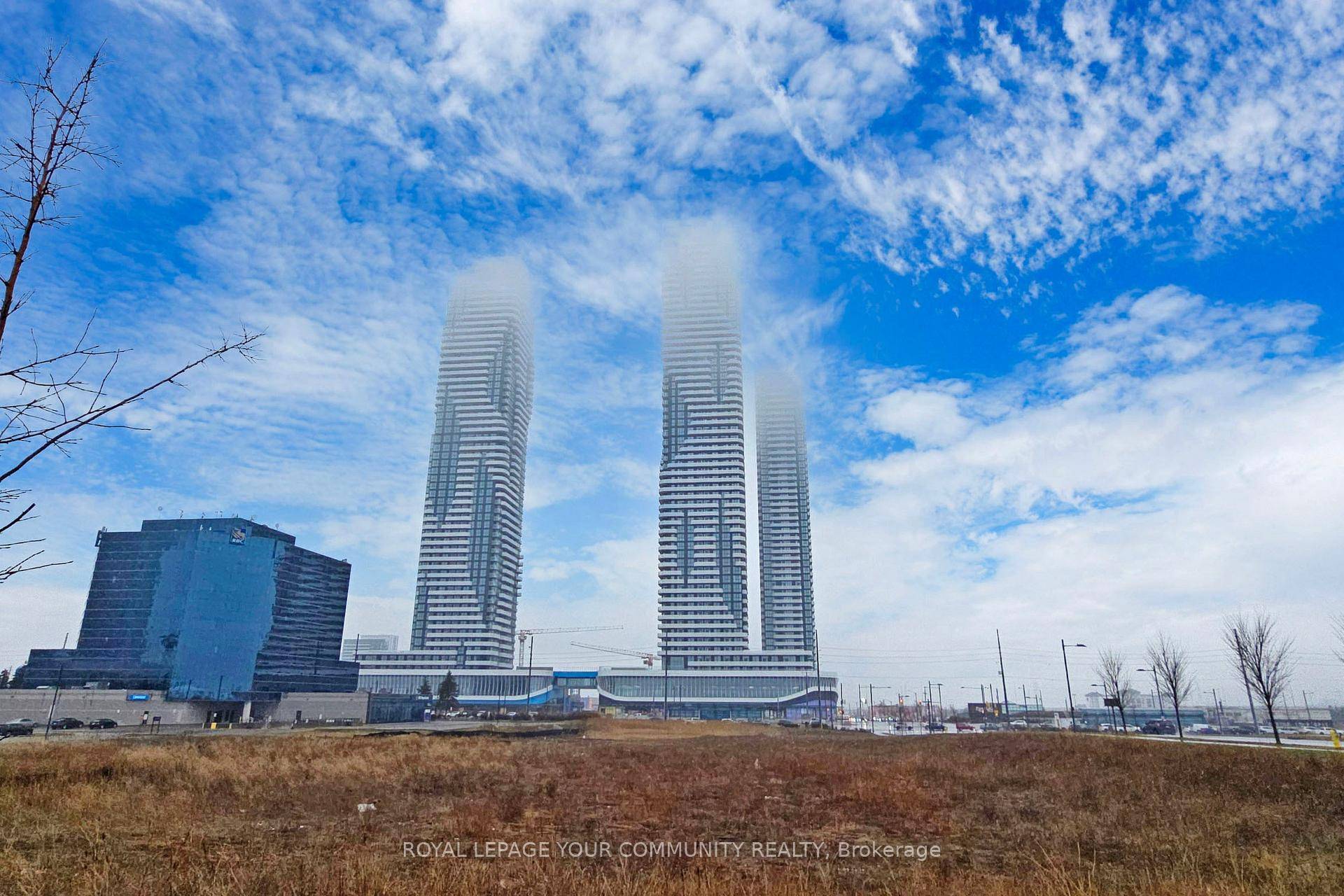 Welcome to 225 Commerce Street A Brand New, Never Lived In 1 Den Suite in the Heart of Vaughan Metropolitan Centre !