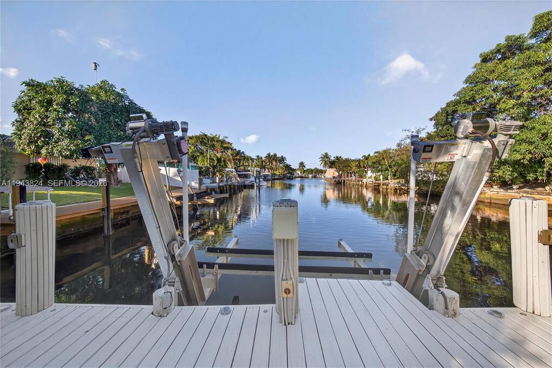 Welcome to Garden Isles, conveniently located near the beach, Pompano Pier, shopping, and restaurants.