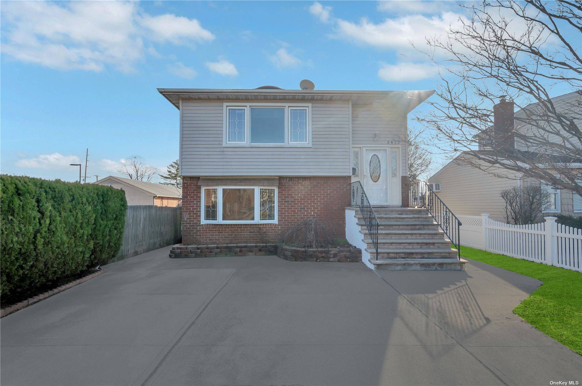 This spacious 3 bedroom apartment offers a comfortable living space with a well lit living room, a separate dining room, and an inviting eat in kitchen equipped with new refrigerator.