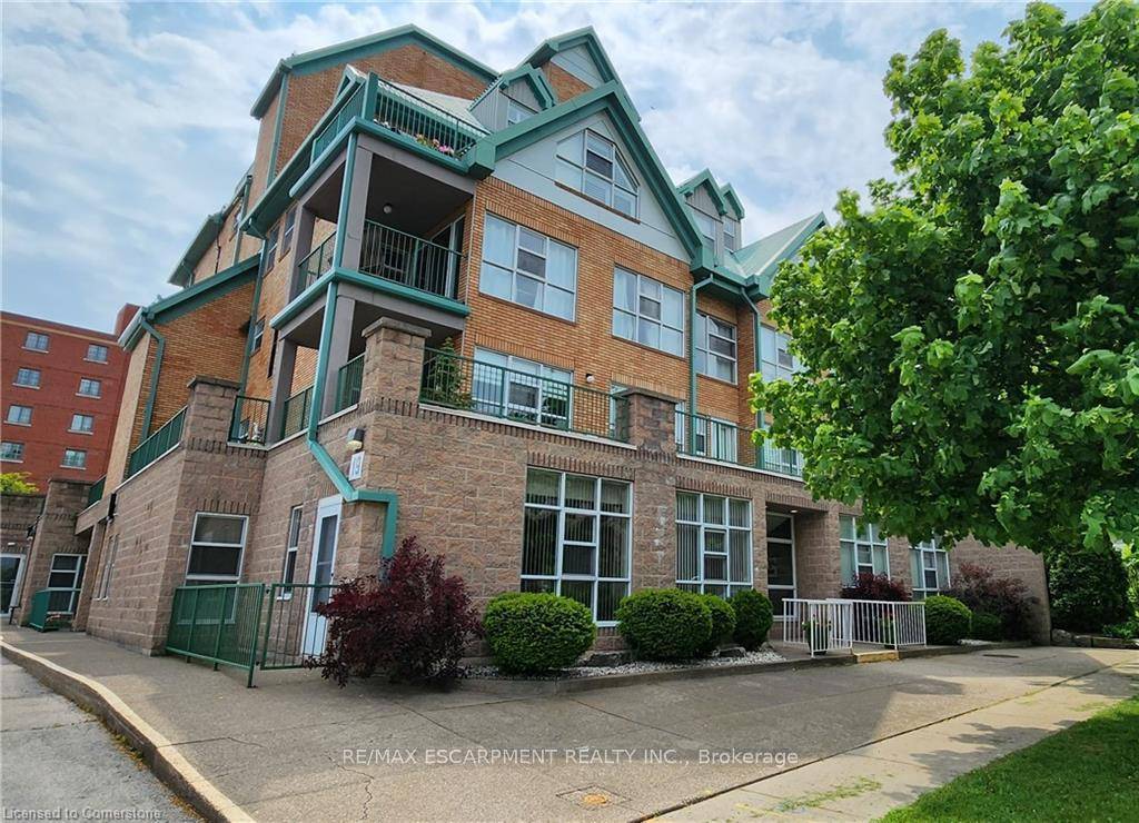 Lovely spacious one bedroom suite with 906 square feet in the Sara Calder Suites, a 55 Life Lease Community in the heart of Stoney Creek, close to many amenities.