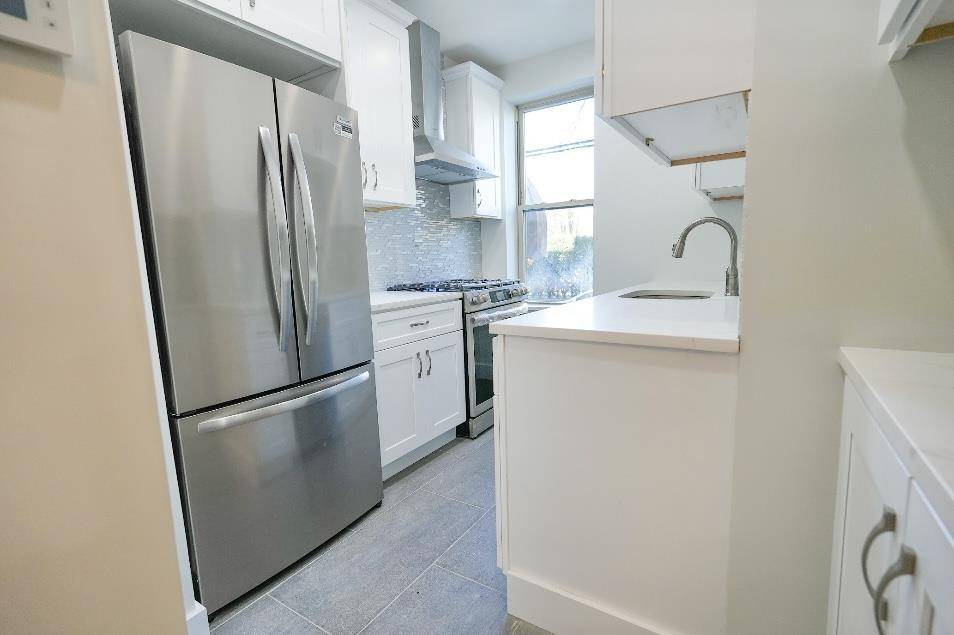 Super Spacious Newly Gut Renovated 2 Bed Duplex with Condo FinishesBrand New Kitchen with Stainless Steel Appliances, Dishwasher and Quartz CountertopsSpacious BedroomsWasher and DryerCentral Heat and ACNew Marble BathHardwood Flooring ...