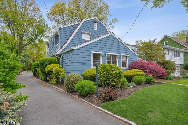 Home sweet home in Maplewood !