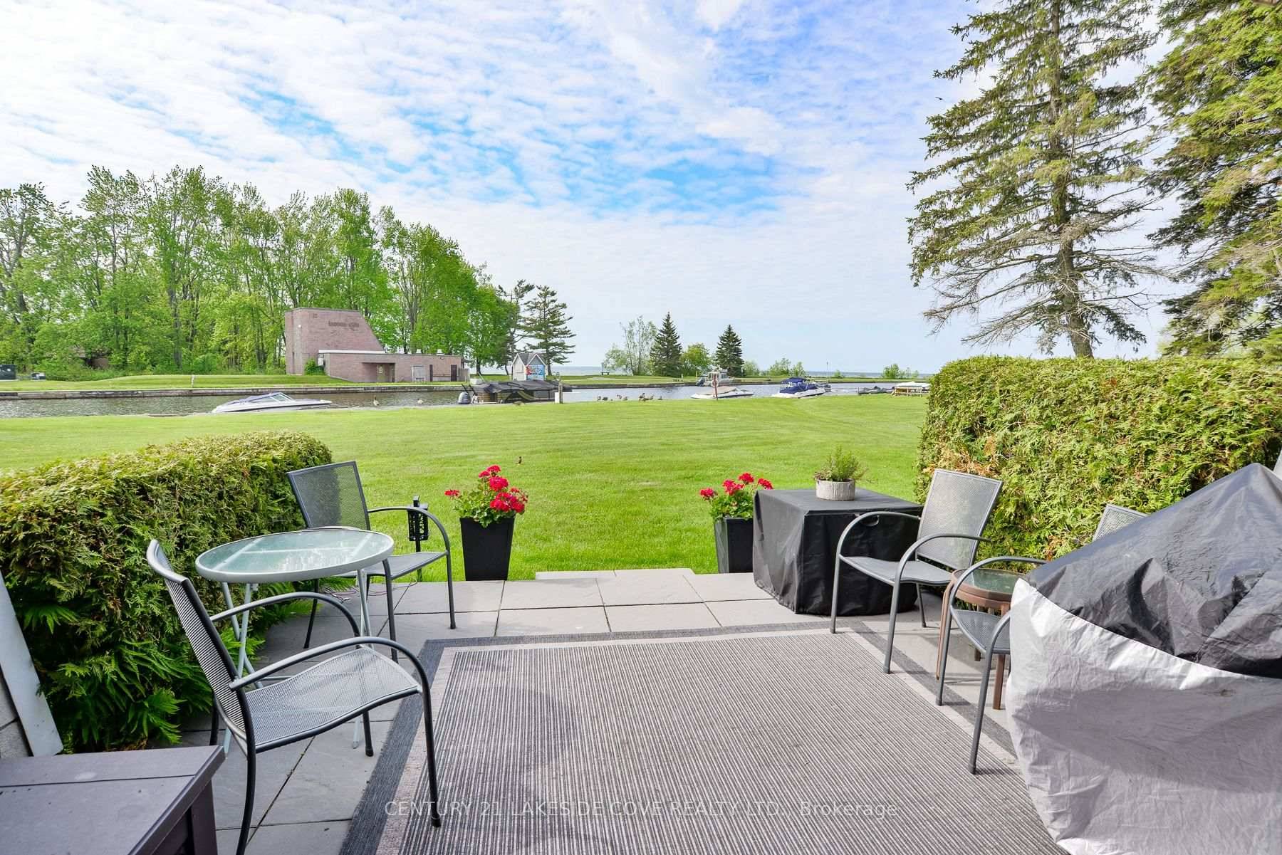Don't Let this Extraordinary Opportunity Slip Away Claim Your Piece of Paradise with a Stunning Waterfront Condominium that Offers an Unparalleled View of Harbour Lagoon and Lake Simcoe.