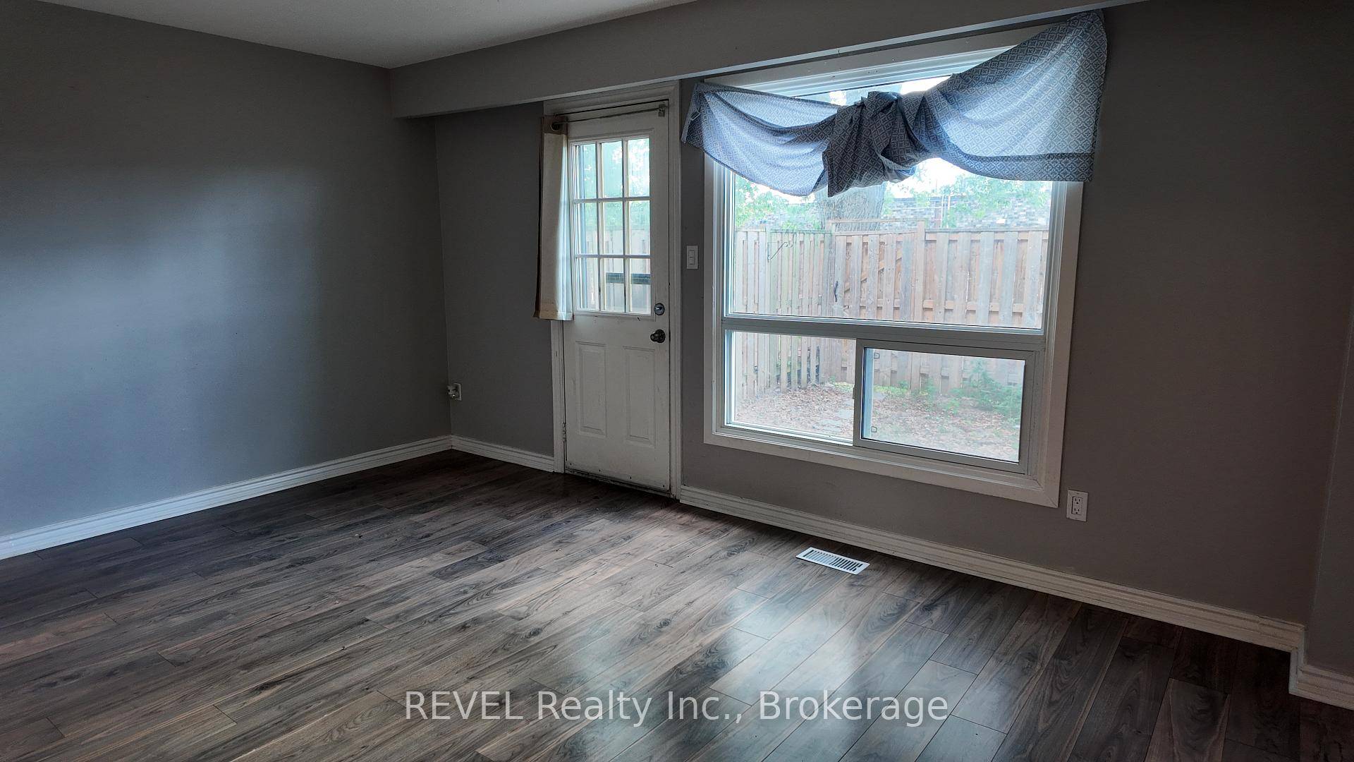 Spacious and bright 3 bedroom, 2 bath END unit townhome located in the sought after north end of St.