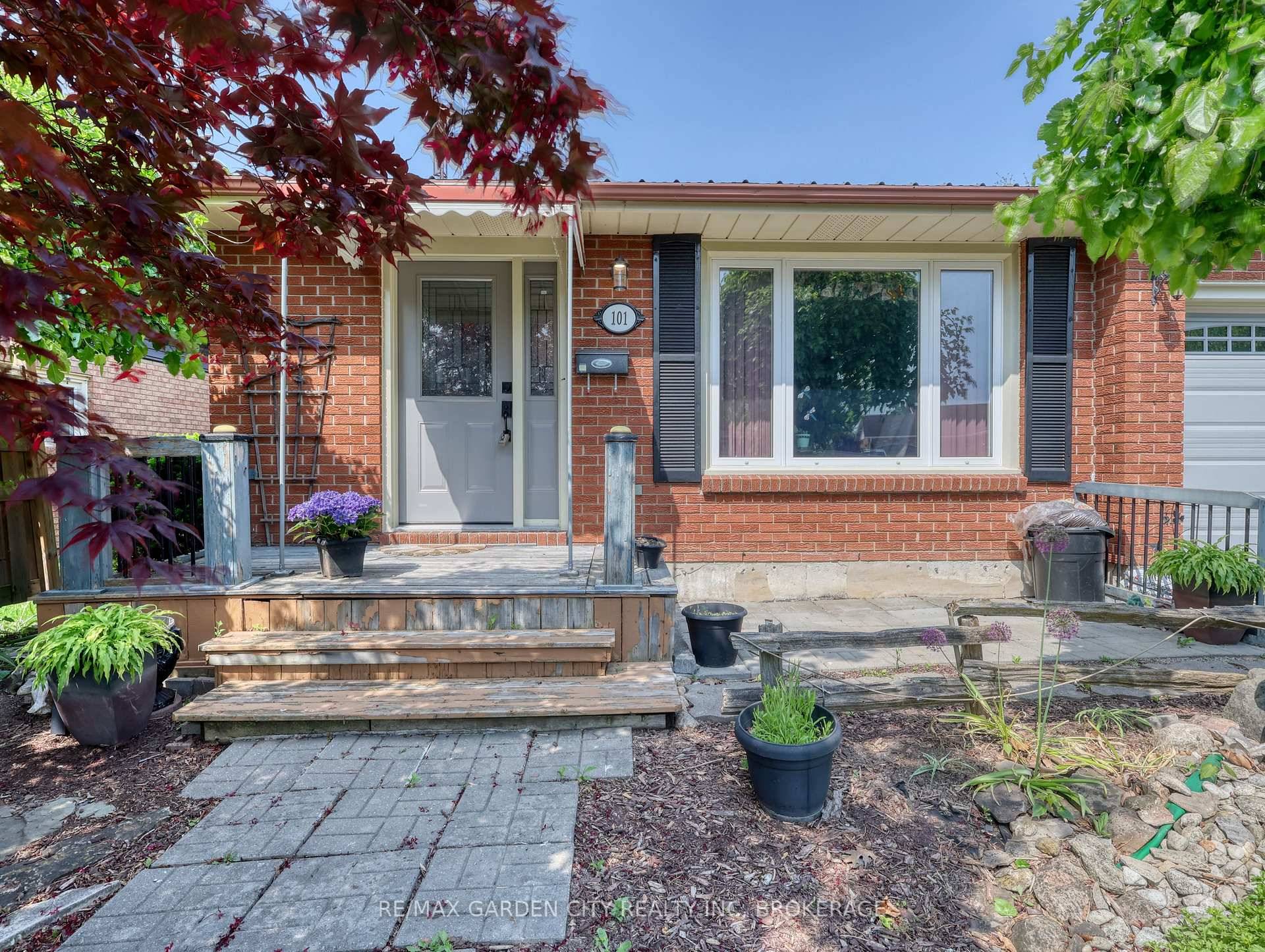 Whether your first home, downsizing or investing, this property has plenty to offer.