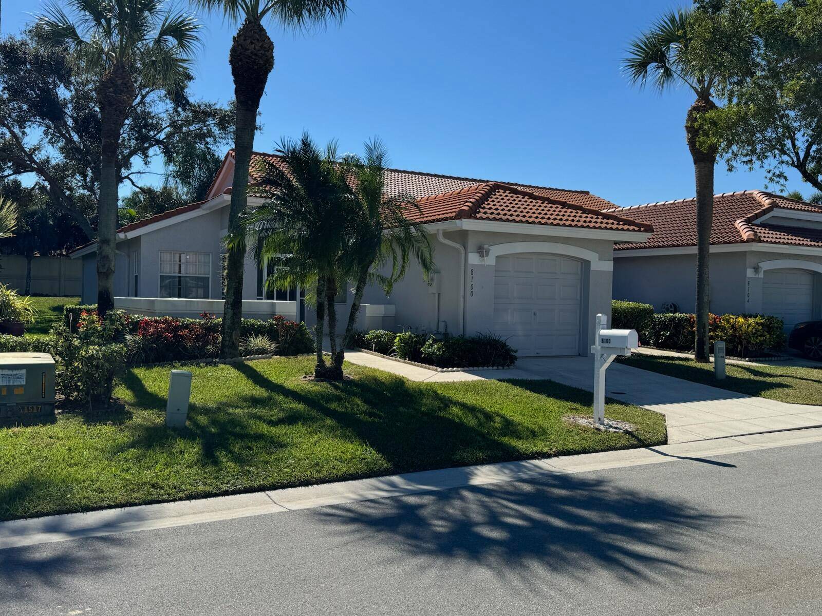 EAST OF TURNPIKE, S OF ATLANTIC AVENUE FULLY FURNISHED 2 2 TOWNHOUSENO LEASING FOR 2 YEARSUnbranded Virtual Tour https www.
