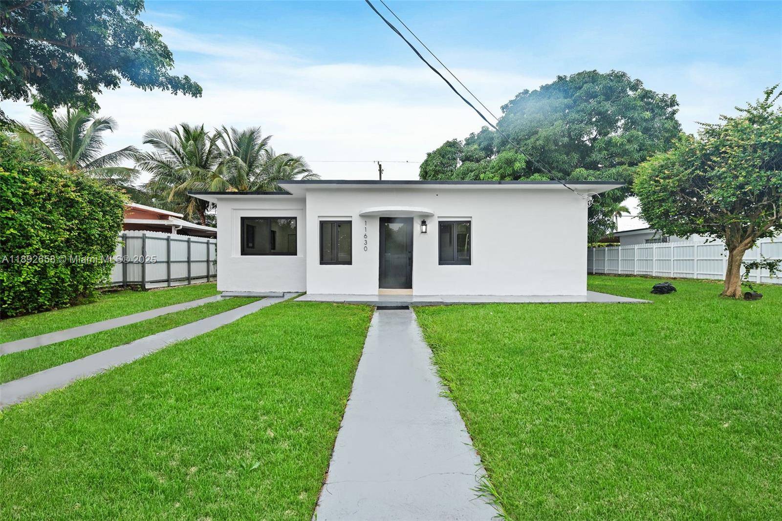 Look no further your turnkey dream home is here !